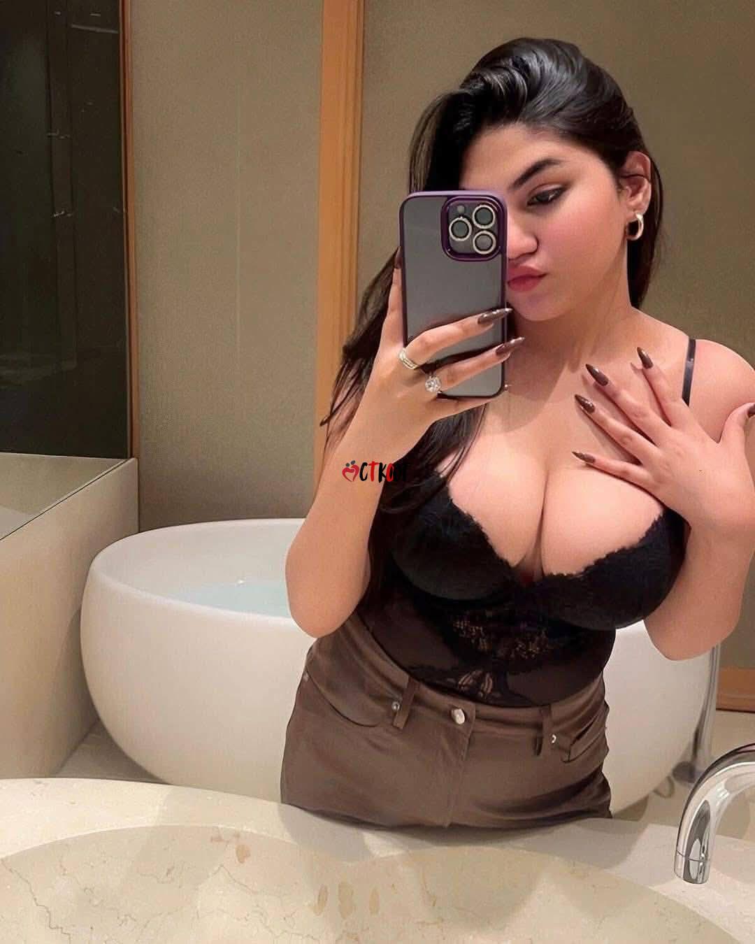 Direct Cash Payemnt To Urvashi WIth Saket Delhi Call Girl Services